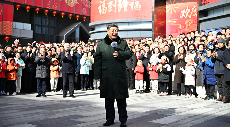 ϰ��ƽ����ǰϦ�ڱ�������ο�ʻ���ɲ�Ⱥ��